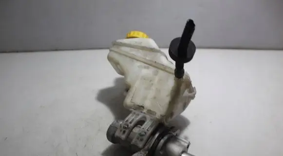 Master brake cylinder