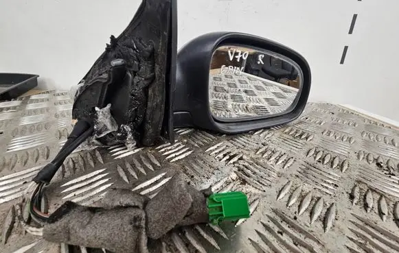Volvo V70 Front door electric wing mirror 3004630