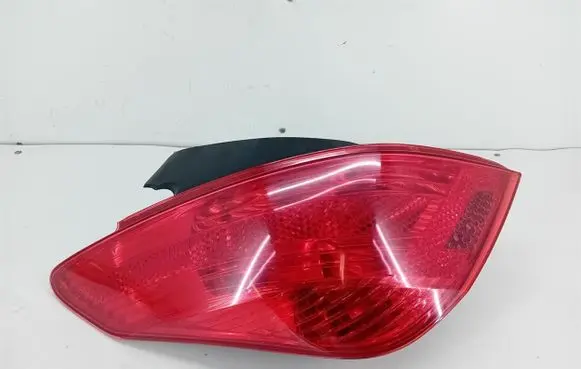 Peugeot 308 Rear/tail lights 9680425780