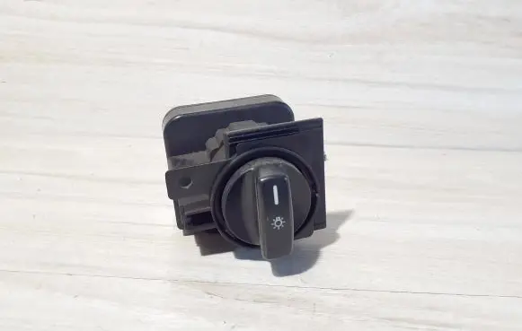 Mercedes-Benz B W245 Light switch 1695451004 0226282 32220101