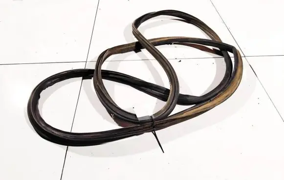 Mitsubishi Pajero Sport I Rubber seal rear door 