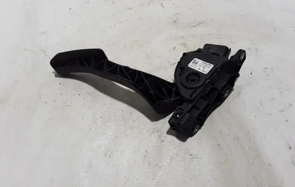 Volvo XC60 Accelerator throttle pedal 31329059