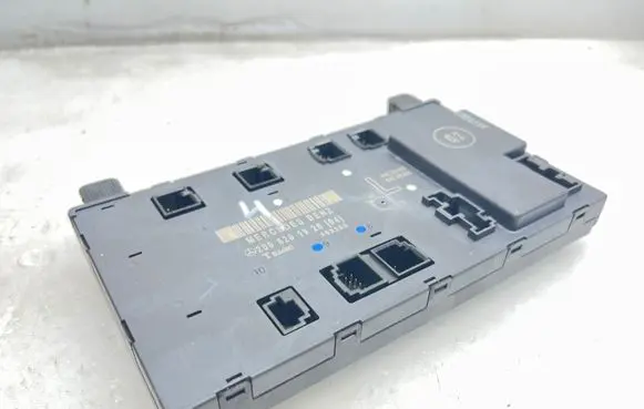 Mercedes-Benz CLK A209 C209 Door control unit/module 2098201926