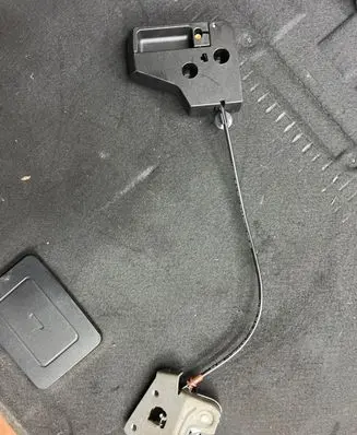 BMW 3 E92 E93 Seat back rest lock catch 7112864