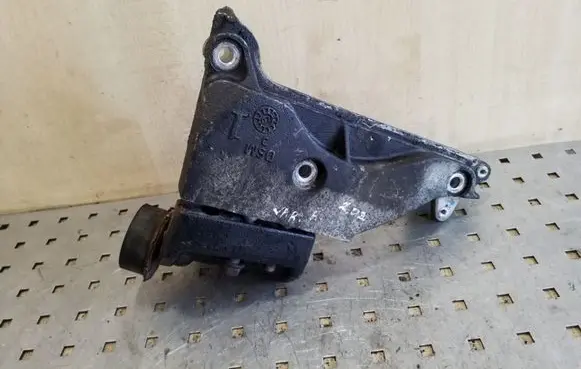 KIA Sportage Engine mounting bracket