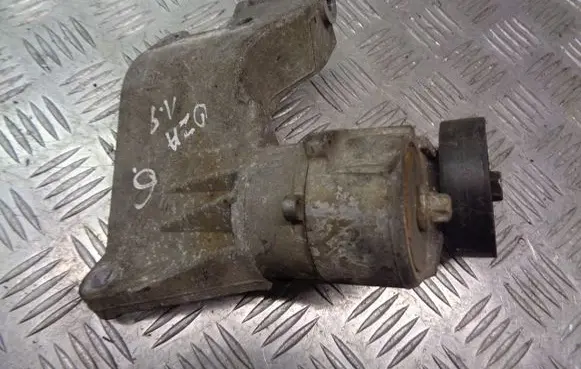 Opel Zafira A Generator/alternator bracket 90571112