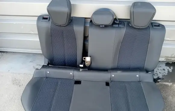 Opel Corsa F Second row seats 