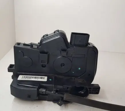 KIA Sportage Front door lock 813103U020