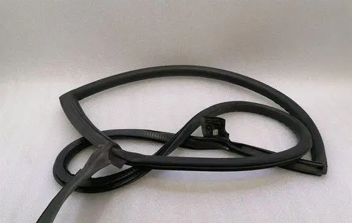 Lamborghini LP 610-4 Rubber seal front coupe door window 4T8831708D