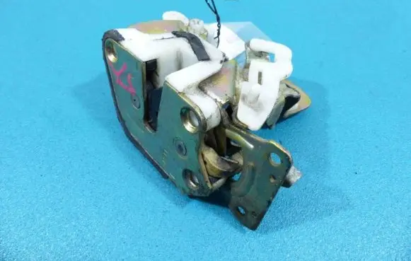 Mitsubishi Pajero Rear door lock IMPRK903386