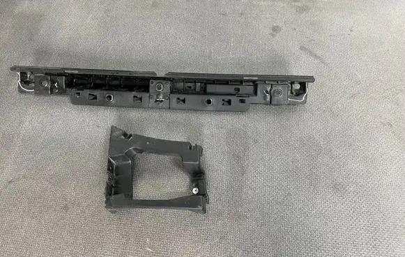 Peugeot Expert Rear bumper mounting bracket 9811088680 1595284X M51037