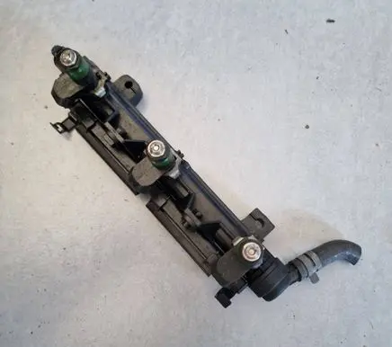 Volkswagen Polo IV 9N3 Fuel main line pipe 03e971824 03e133320