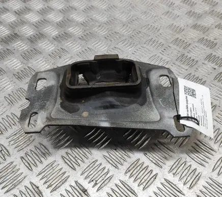 Peugeot 3008 II Engine mount bracket 9812667680 9807420980