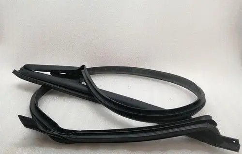 Tesla Model S Front door rubber seal 109051100O