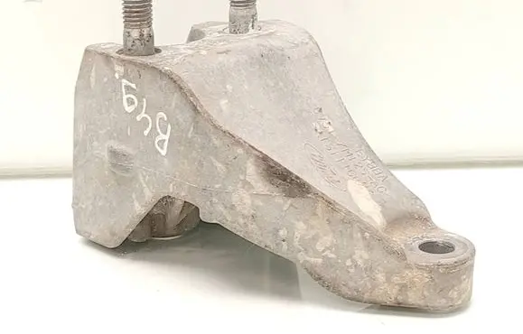 Ford Fiesta Engine mounting bracket 8V517M125AC