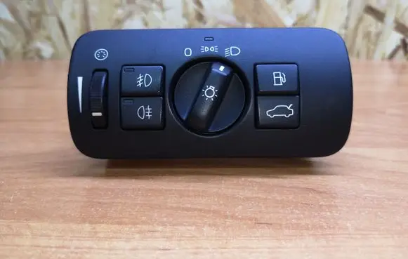 Volvo XC60 Light switch 30739414