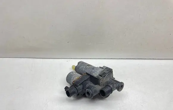 BMW 3 E46 Coolant heater control valve 8369807 64118369807