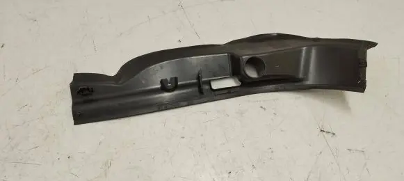 BMW i4 Rear light trim 7487593