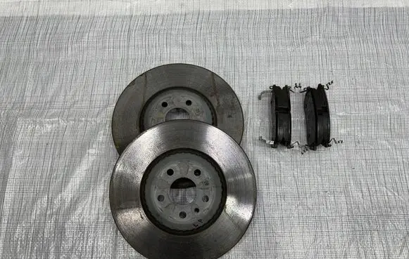 Land Rover Discovery Sport Front brake disc