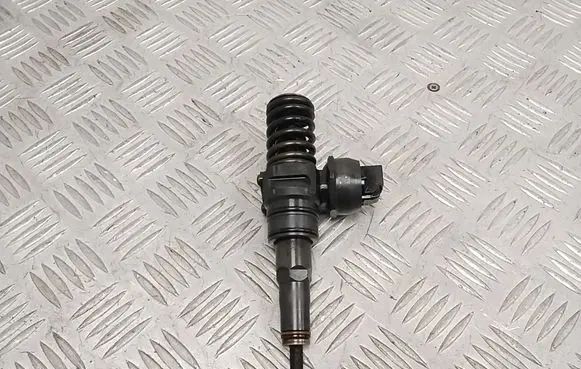 Seat Leon (1P) Fuel injector 038130073AG
