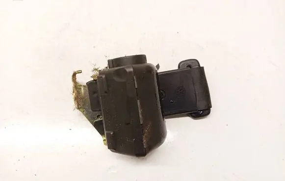 Volkswagen PASSAT B5 Middle seatbelt (rear) e40424014