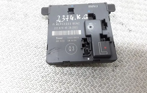 Mercedes-Benz E W211 Door control unit/module 2118704026