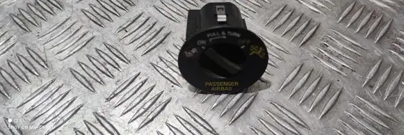 Volvo S90, V90 Passenger airbag on/off switch 31674767
