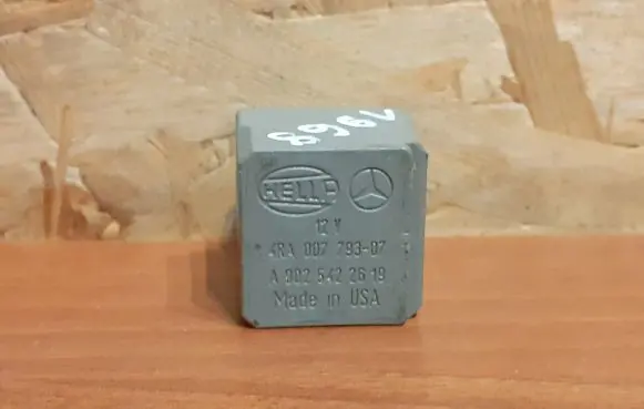 Mercedes-Benz Vito Viano W639 Other relay A0025422619