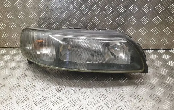 Volvo V70 Headlight/headlamp 8693548