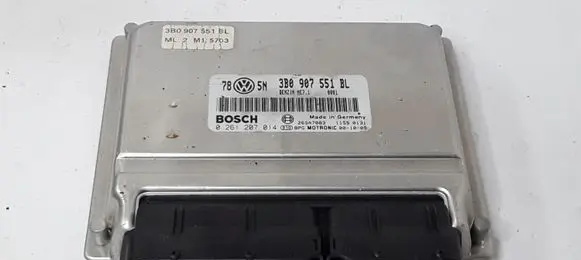 Volkswagen PASSAT B5.5 Engine control unit/module 3B0907551BL 0261207014