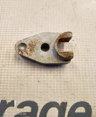 Volkswagen Polo V 6R Fuel Injector clamp holder 03P216