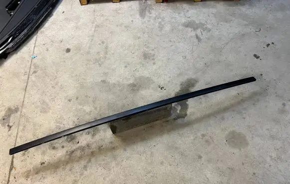 Roof trim bar molding cover