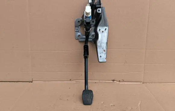 Ford Kuga I Brake pedal 3M512467CT
