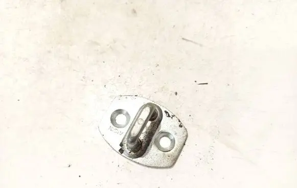 Toyota Avensis T250 Front door lock loop/hook striker 
