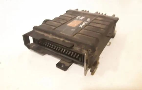 Volkswagen PASSAT B3 Engine control unit/module 893907404M