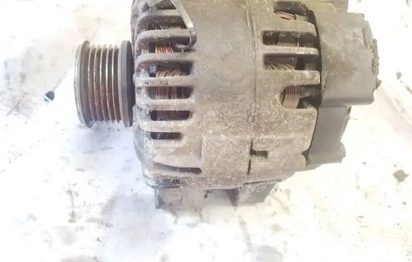 Citroen C4 I Generator/alternator 9646321780