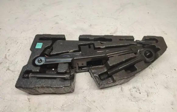 Hyundai Santa Fe Tool set 091492w000