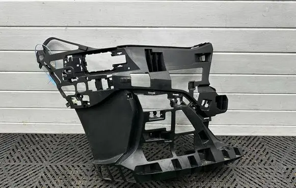 BMW 2 Active Tourer U06 Front bumper corner part panel trim 8737242 L106047D31815 250315000009