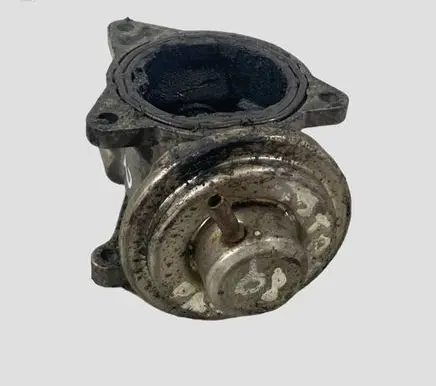 Volkswagen Touran I EGR valve 038129637D