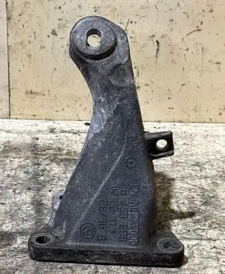 BMW 3 E46 Engine mounting bracket 6753296 22116753296 22116769142