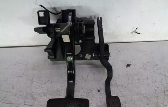 Aixam A751 Pedal assembly 