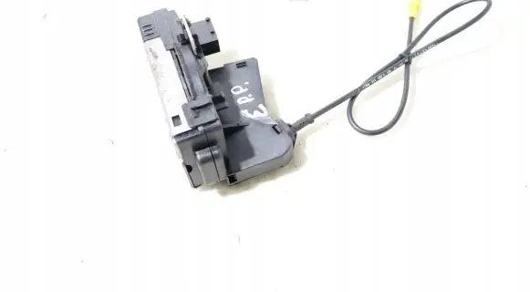 Opel Vivaro Front door lock