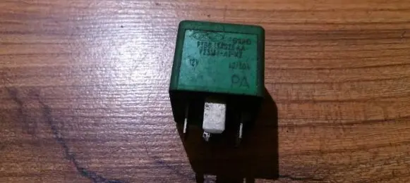 Ford Mondeo MK I Other relay 93bg13a025aa v23136-a1-x2