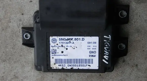 Volkswagen Tiguan Hand brake control module 5N0907801D