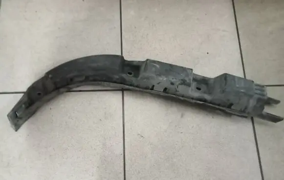 Seat Leon (1P) Rear bumper mounting bracket 1P0807864