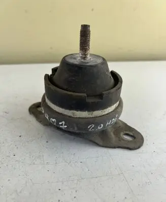 Peugeot 807 Engine mount bracket