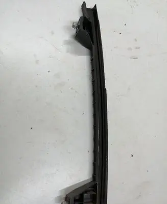 Opel Mokka Front door windshield rail 95374833