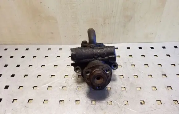 Volkswagen Golf IV Power steering pump