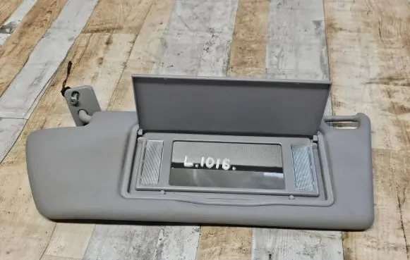 Toyota Corolla Verso AR10 Sun visor 45152358