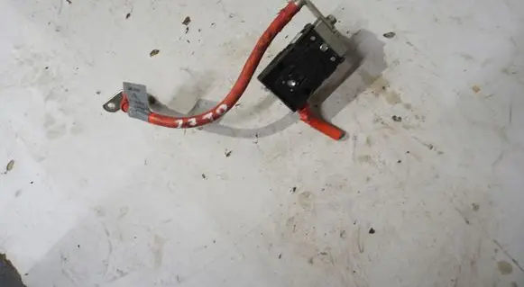 Land Rover Discovery 3 - LR3 Positive cable (battery) 